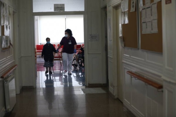 La Comunitat Valenciana registró 14 muertos por covid en residencias la semana pasada
