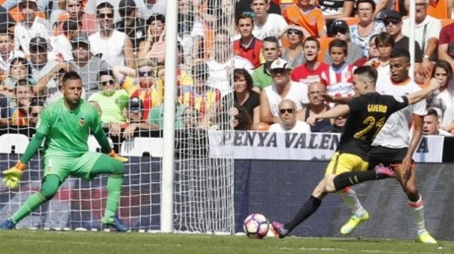 El Valencia lleva una media de 2,3 goles en contra por encuentro en casa