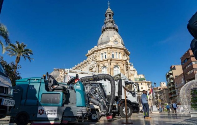 El Gobierno municipal da el visto bueno a la renovación de la flota del servicio de limpieza de Lhicarsa