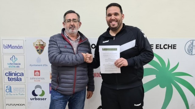 Rocamora seguirá una temporada más en el banquillo del Balonmano Elche