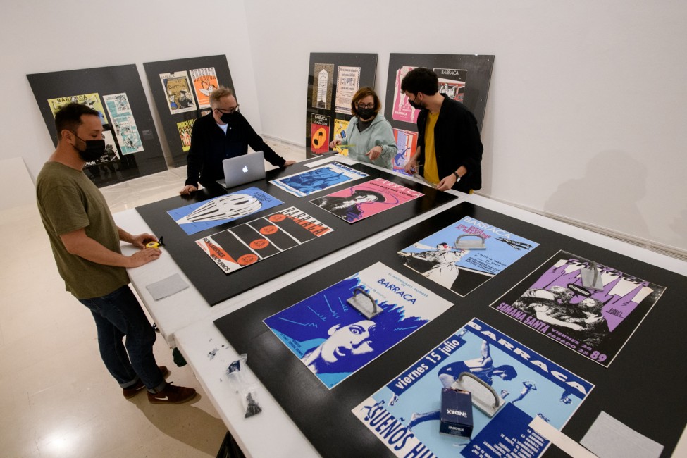 Montaje de la exposición 'Ruta gráfica. El diseño del sonido de València' en el IVAM. Foto: KIKE TABERNER. - 