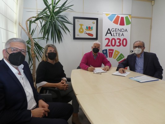 El Ayuntamiento de Altea firma la compra del crédito de la Cooperativa Agrícola a Caixaltea
