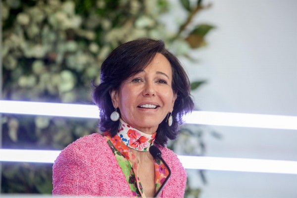 Banco Santander 'mima' al inversor: dividendo complementario y recompra de acciones