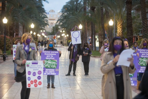 El pleno de Alicante confirma su fractura ideológica y rechaza dos iniciativas sobre la igualdad
