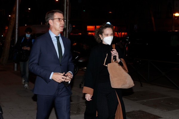 Varios 'barones' del PP piden a Casado dentro de la reunión que deje su cargo 