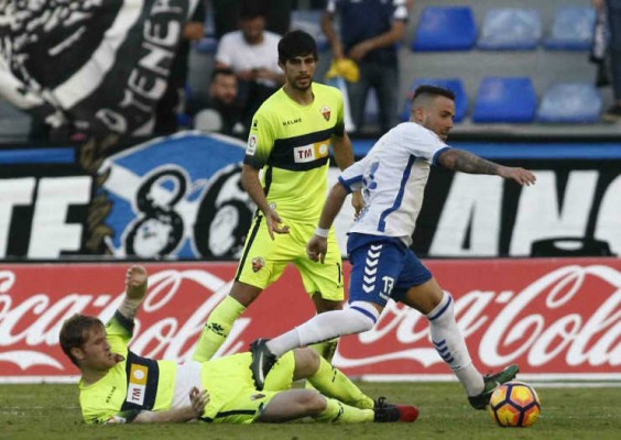 El Elche queda a la misma distancia del play off que del descenso