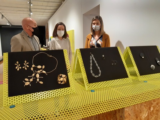 L'artesania feta per dones valencianes centra la nova exposició del Mucbe