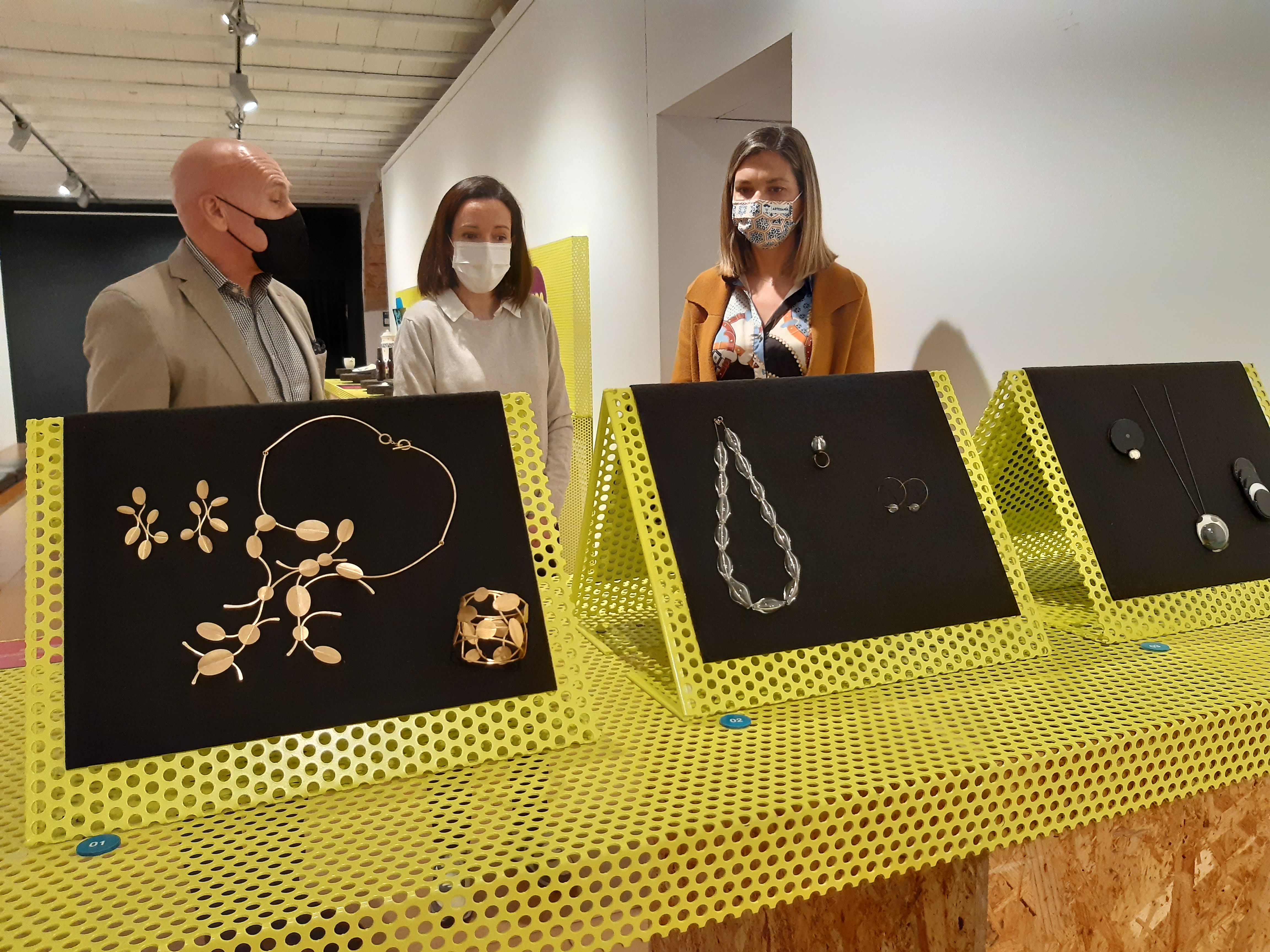 L'artesania feta per dones valencianes centra la nova exposició del Mucbe