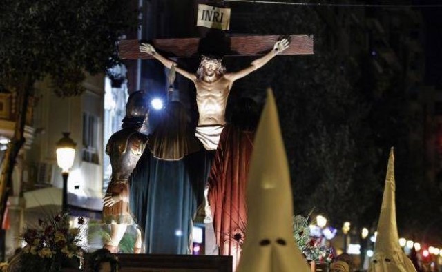 Sanidad recomienda reducir los ensayos de Semana Santa y evitar los faldones

