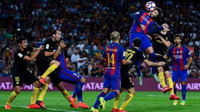 El Atlético busca la remontada en el Camp Nou