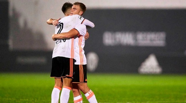 El VCF Mestalla asciende a la tercera plaza de la clasificación y se acerca al líder