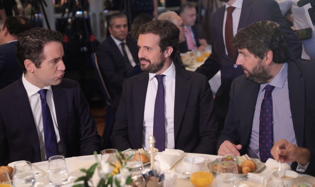 López Miras se separa de Casado y exige ahora un congreso en el PP