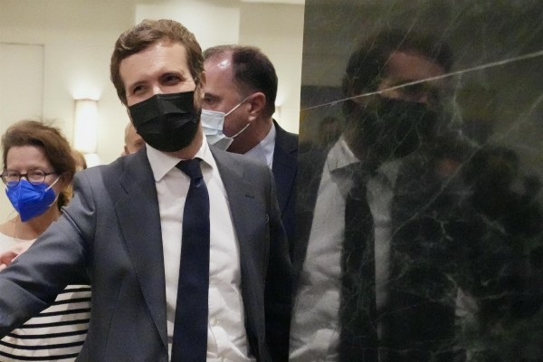 Pablo Casado convoca este miércoles por la tarde a los 'barones' del PP para acercar posturas 