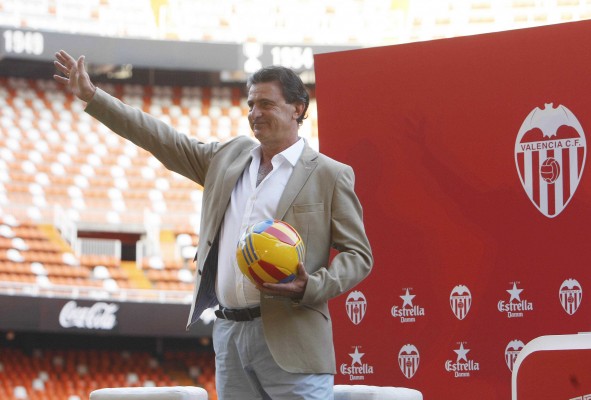 La Asociación de Futbolistas del Valencia muestra su apoyo a Kempes
