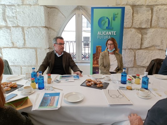Las sedes de Tossal, el Centro de Emprendedores y Vaíllo de Alicante Futura estarán acabadas en abril