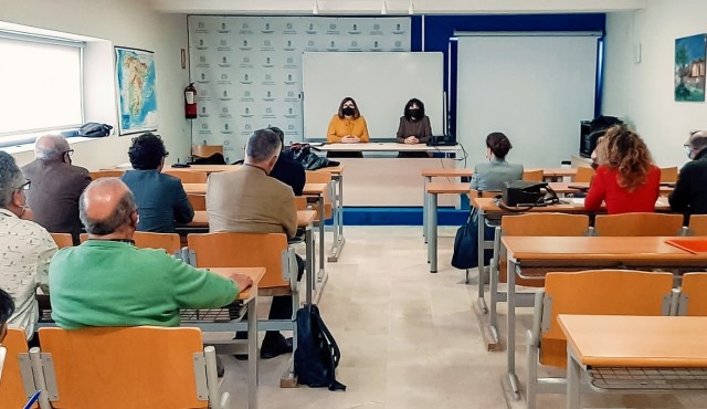 Territorio aborda con los agentes económicos el Plan de Acción Territorial de la Vega Baja