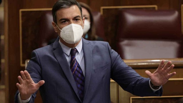 Sánchez espera abordar pronto el debate sobre retirar las mascarillas en interiores, pero lo vincula a la ciencia
