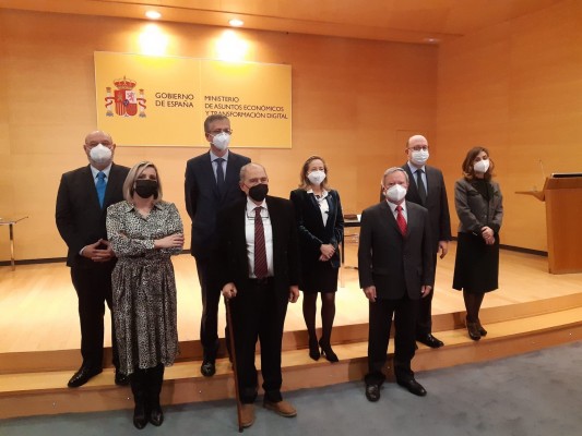 La banca firma una actualización de su protocolo contra la exclusión financiera que incluye nuevas medidas