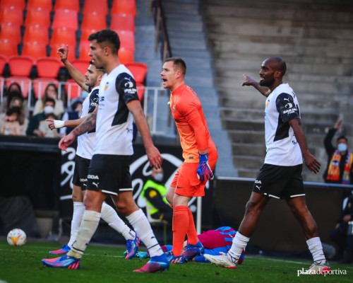 El Valencia se aferra al calendario
