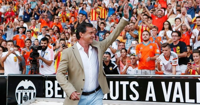 El valencianismo se vuelca con Kempes
