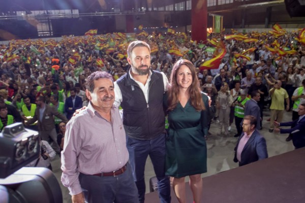 Vox quiere aprovechar la ola: presentará listas electorales en 90 municipios de Alicante 
