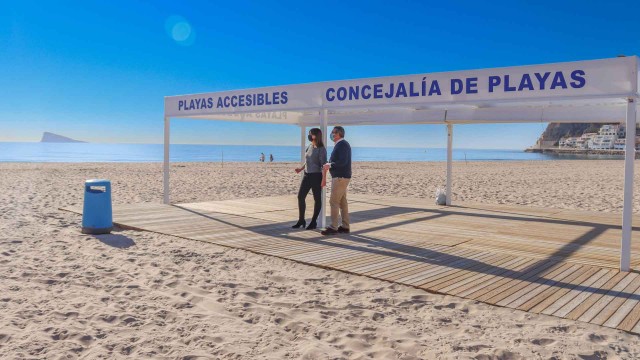 Benidorm pone a punto sus playas con mejoras en el punto accesible de La Cala