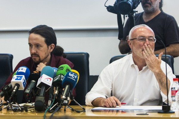 Iglesias rectifica y no retrasará los congresos regionales