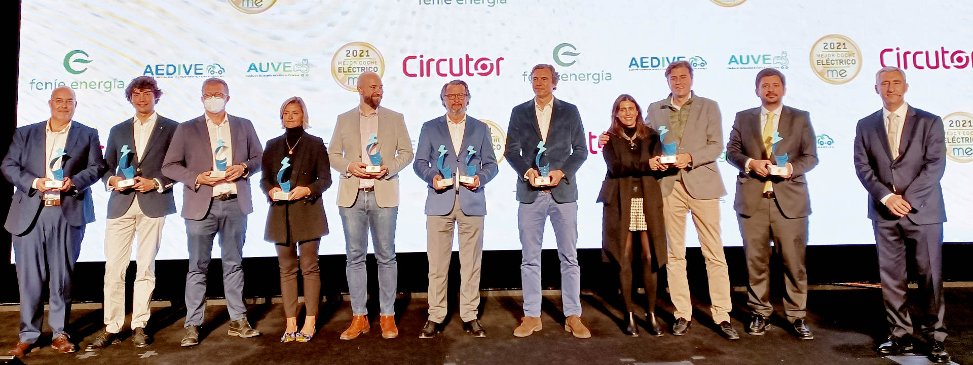 IONIQ PHEV y KONA EV ganan los Premios Coche EV del año
