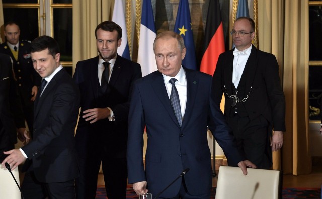 Macron y Putin acuerdan un esfuerzo de urgencia para restaurar el alto el fuego en el este de Ucrania