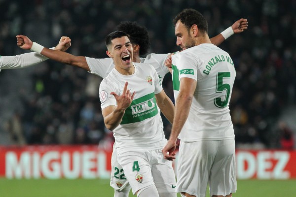 El Elche se aleja a nueve puntos del descenso, su mayor renta del campeonato