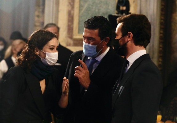 El entorno de Ayuso dice que Casado le propuso levantarle el expediente a cambio de decir que el PP no la ha investigado