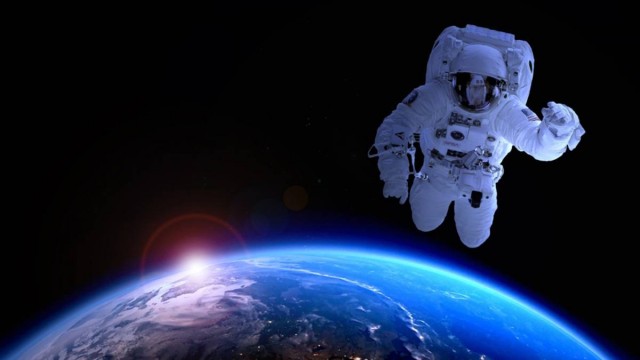 Damas y caballeros, estamos flotando en el espacio