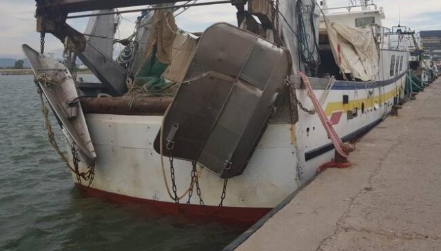 La veda a la pesca de arrastre deja ocho barcos parados en Águilas y a 30 familias sin ingresos