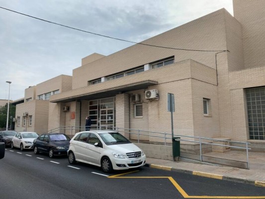 La Generalitat activa la nueva gestión de la residencia de Altabix en Elche entre duras críticas de familiares