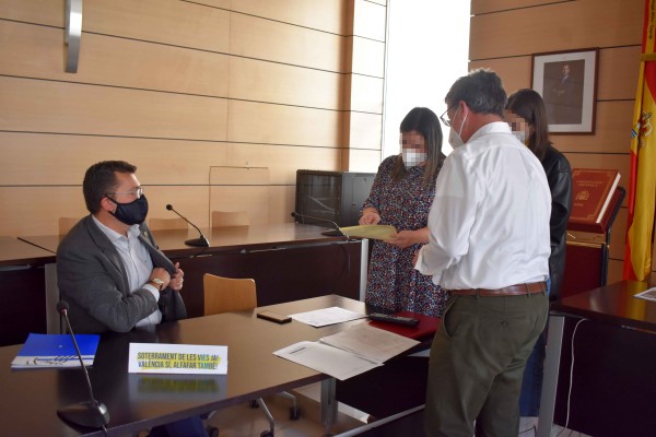 Alfafar muestra su disconformidad al proyecto de vías con paneles propuesto por Adif