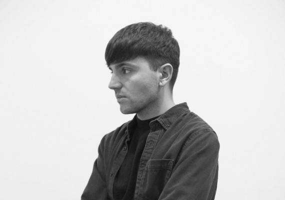 Santi Mozas, el valenciano que opta a ganar el Mercedes-Benz Fashion Talent 2022