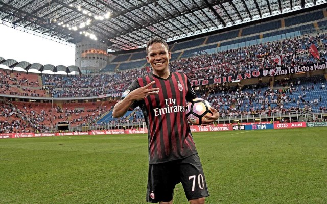 
Montella niega que tenga problemas con Carlos Bacca