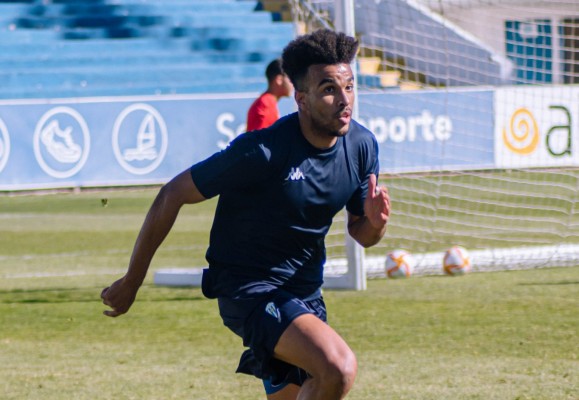El Alcoyano quiere prolongar en Algeciras su buen momento
