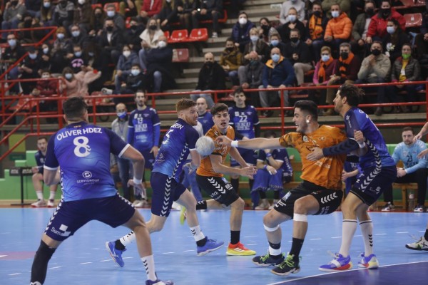 El Benidorm quiere recuperar la buena dinámica ante Torrelavega
