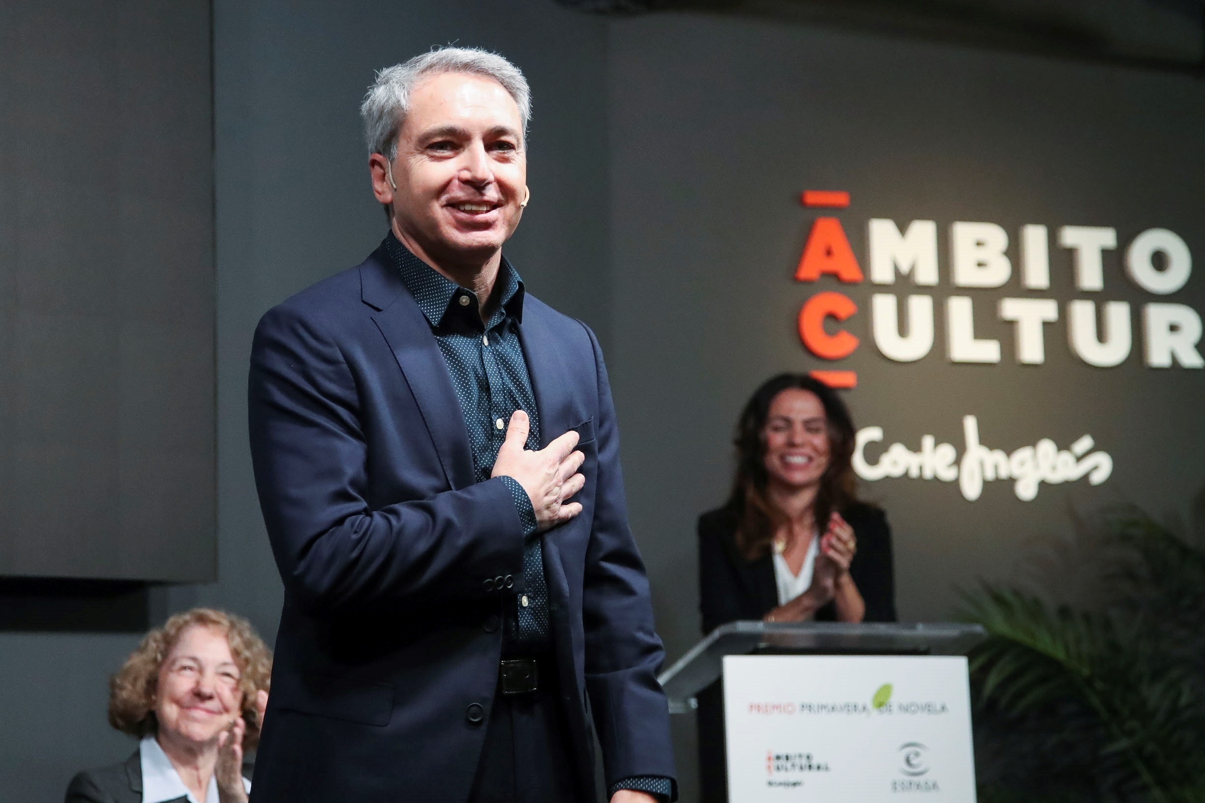 El periodista Vicente Vallés gana el Premio Primavera de Novela 2022 con 'Operación Kazán'