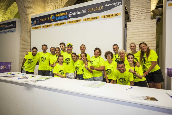 Hazte voluntario de la 15K Nocturna Valencia y forma parte de un evento deportivo único en la ciudad
