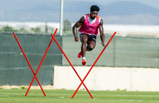 Thierry abandona el entrenamiento y es sometido a pruebas médicas