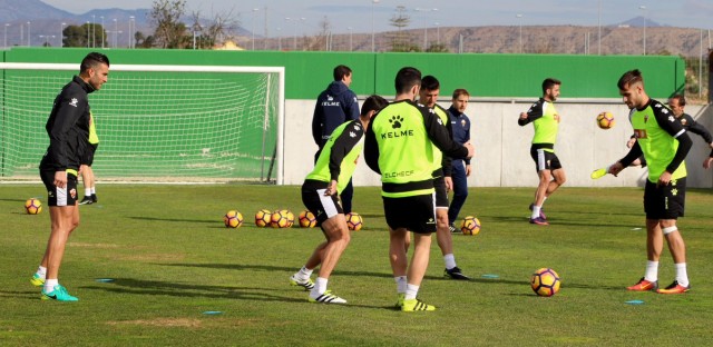 El Elche regresa al trabajo sin Pedro ni Edu Albacar