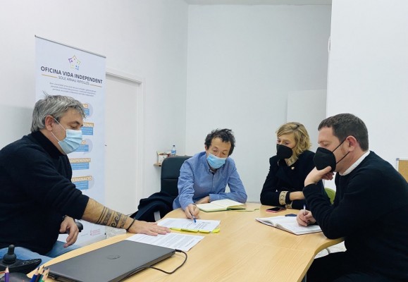Compromís asume las demandas de la Oficina Vida Independiente para hacer Castelló más accesible