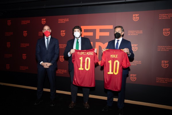 Rubiales, desde Murcia, le abre las puertas a Mbappé: 