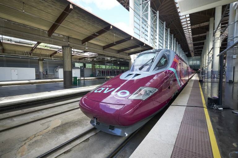 Avlo se adelanta a sus competidores y estrenará este lunes el AVE 'low cost' Madrid-València
