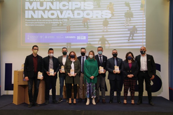 El centro Las Naves de València galardona a Ontinyent como municipio innovador