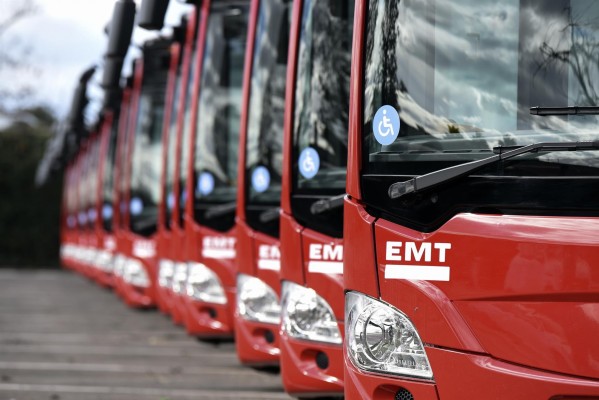 Facua denuncia a la EMT de València por no facilitar un teléfono gratuito