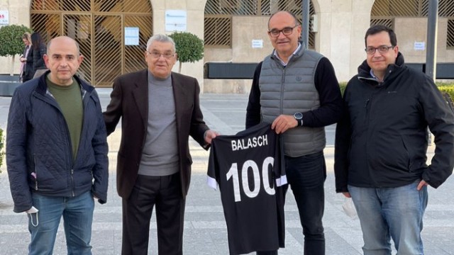 El Hércules nombra embajador de su centenario a Balasch, delantero de los 60

