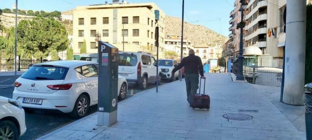 La Asociación de Comerciantes de Orihuela recoge firmas para que se restituya la zona azul